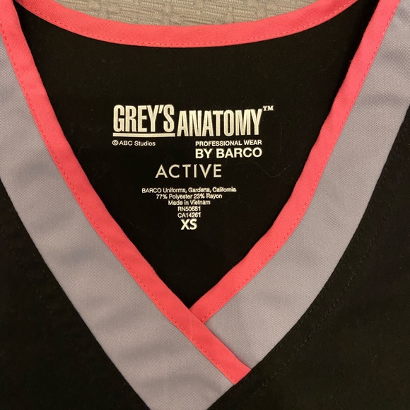 Greys anatomy scrub set - Picture 2 of 5